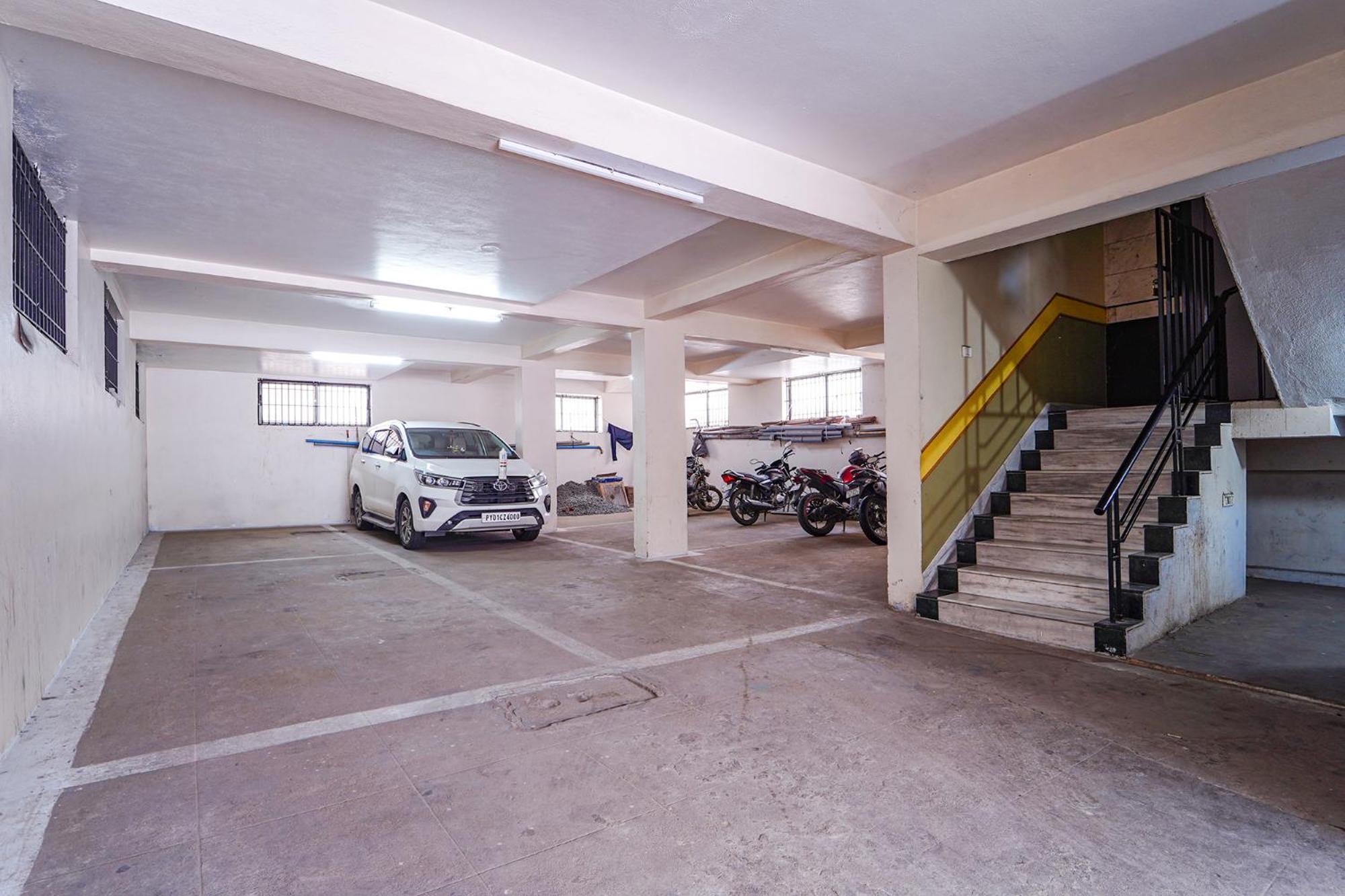 Fabhotel Ess Paradise - Nr Bus Stand โคอิมบาทอร์ ภายนอก รูปภาพ