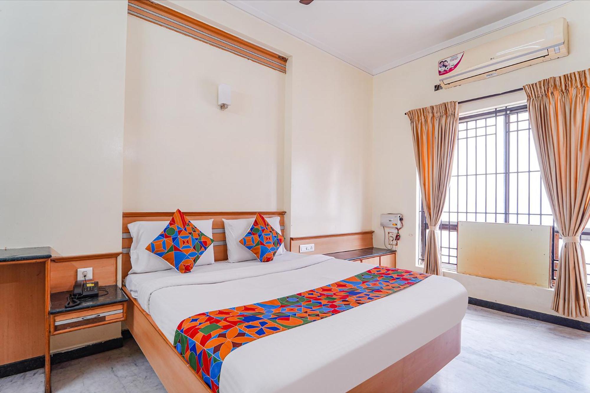 Fabhotel Ess Paradise - Nr Bus Stand โคอิมบาทอร์ ภายนอก รูปภาพ